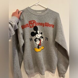 Walt Disney World Mickey Sweatshirt Women’s Small